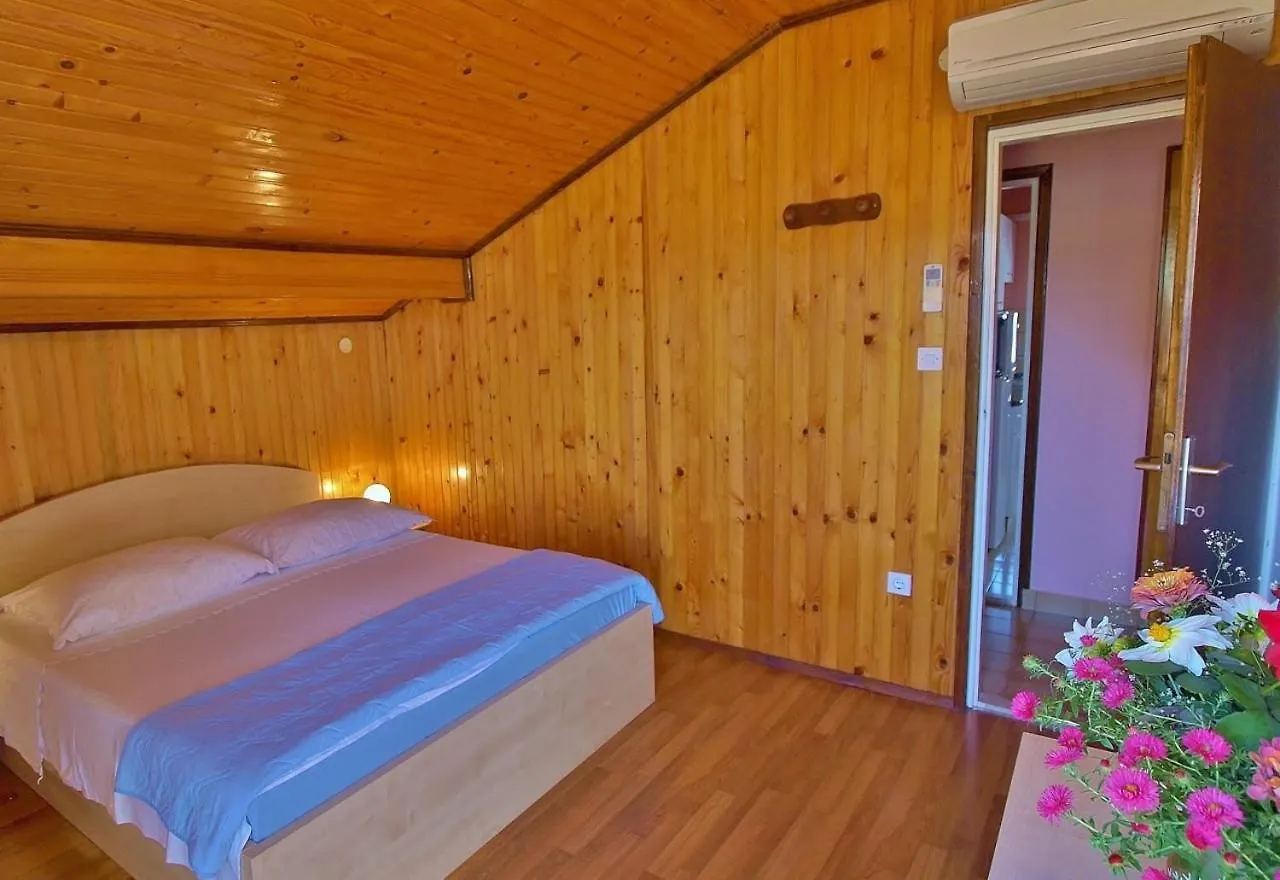 Apartments By The Sea Supetarska Draga - Donja, Rab - 4954